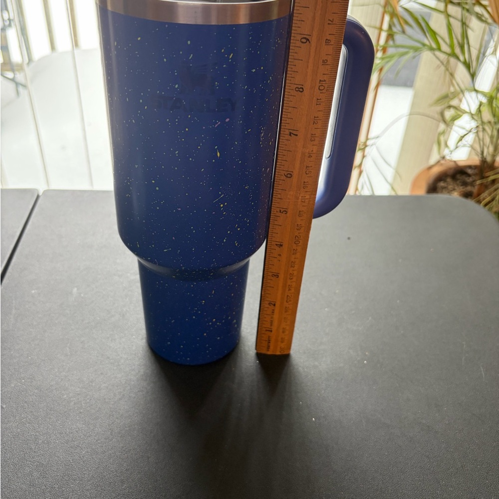 Stanley Blue Iris Speckled 40 oz Adventure Quencher Travel Mug with Handle - Picture 9 of 10